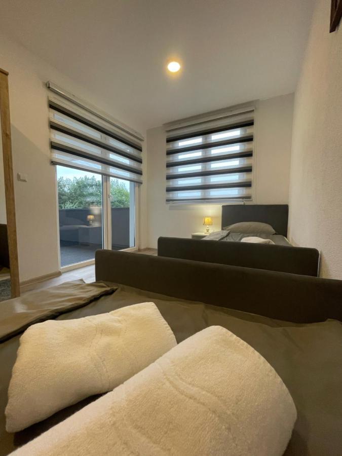 Ammirevole Ravne Apartments 비소코 외부 사진