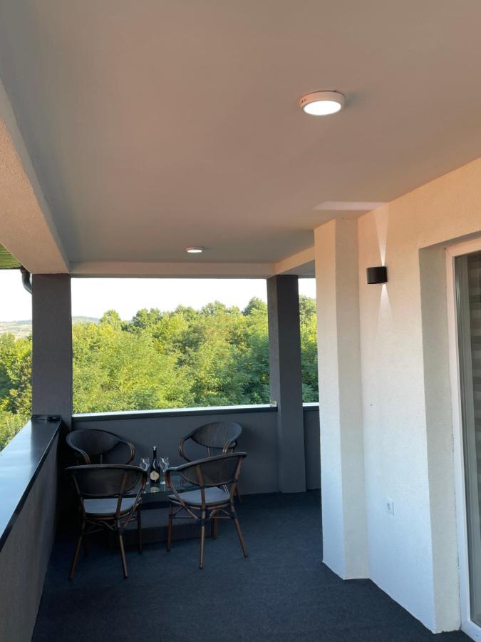Ammirevole Ravne Apartments 비소코 외부 사진